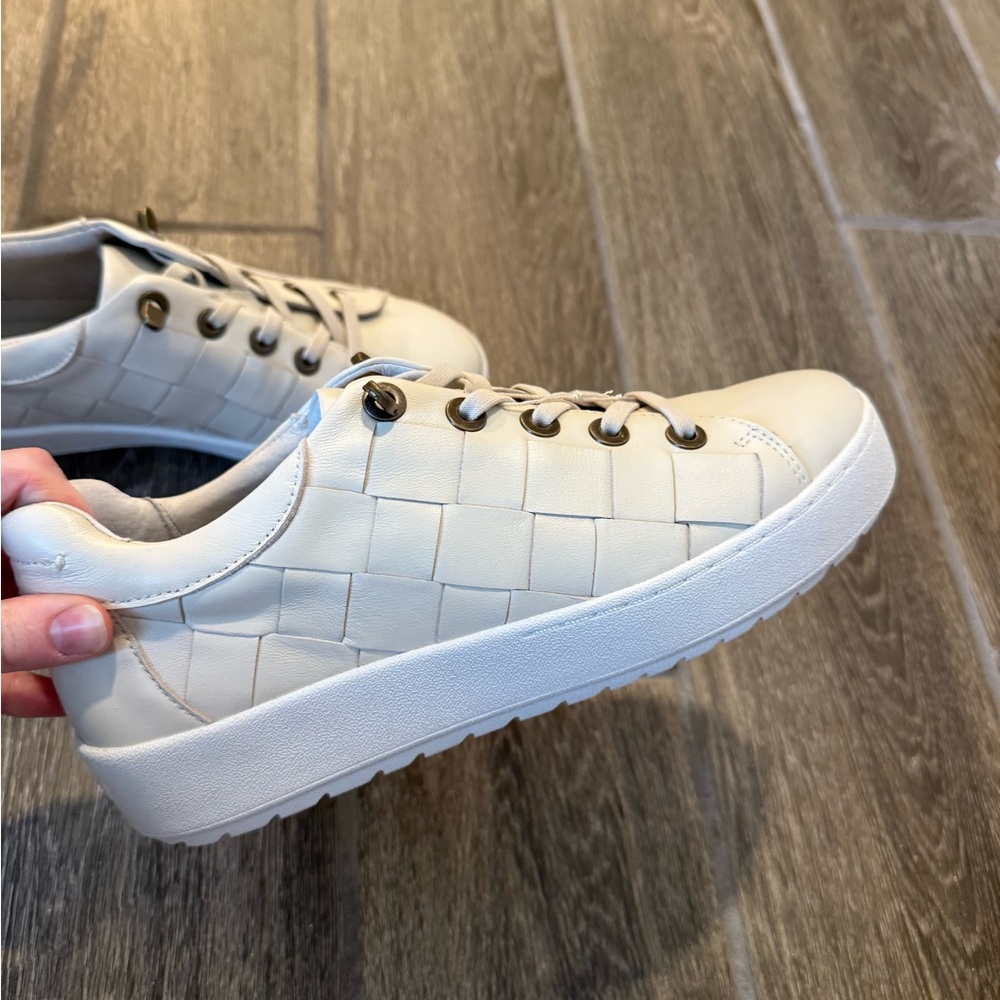 Jambu White Leather Sneakers